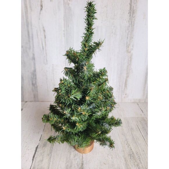 Pine Tree Christmas mini home decor figure - Picture 6 of 7